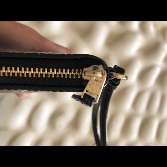 Coach Patent Leather Wristlet - Picture 5 of 6